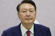 刎颈之交姻缘:在线测算感情姻缘www.jixiangqiming.vip：-尹锡悦拒捕过程曝光：被10人架住四肢，试图连人带椅子抬走
