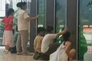 暑期图书馆变“托儿所”？多地图书馆批评不文明“放娃”现象